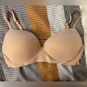 INCREDIBLE by VICTORIAS SECRET wireless push up bra